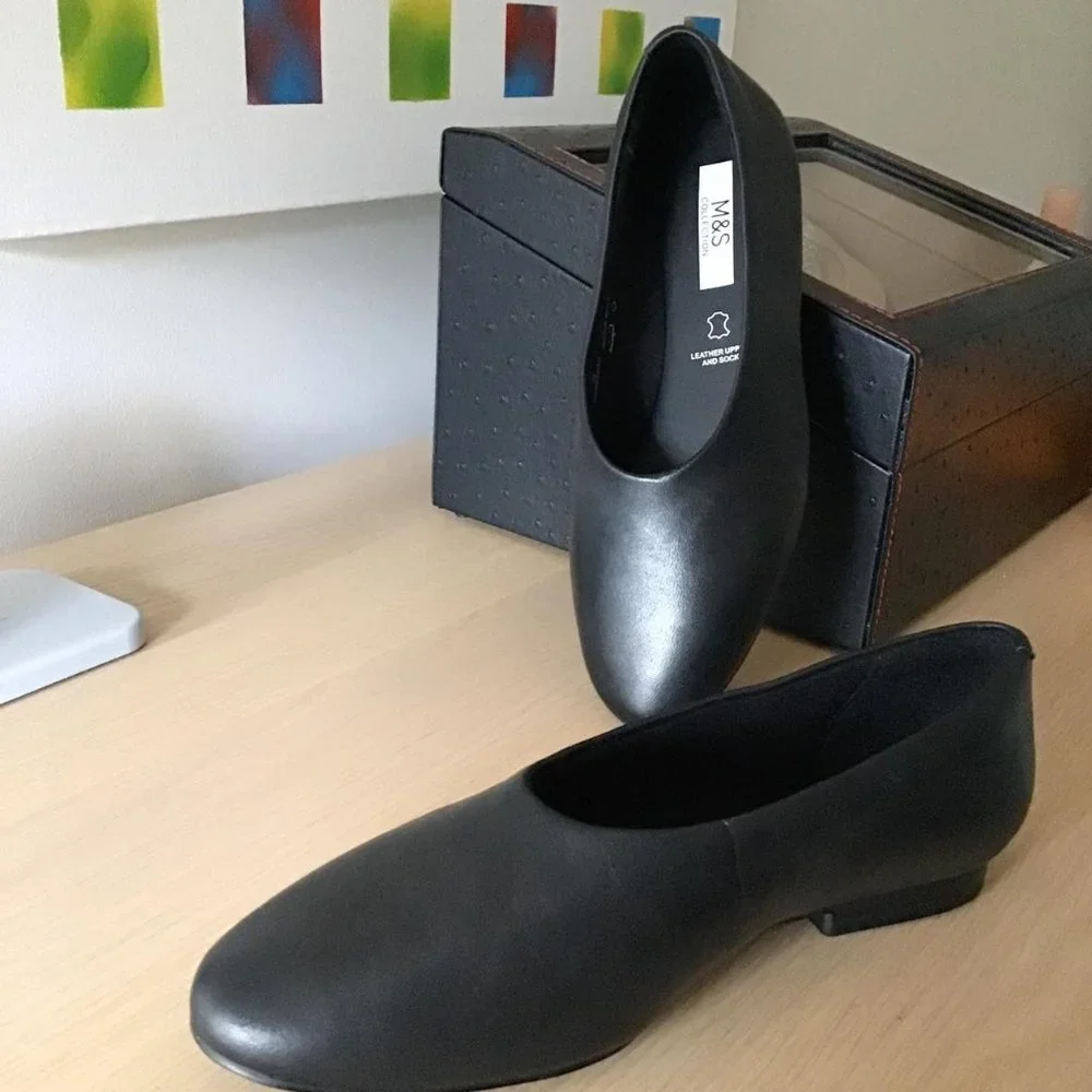 Genuine leather black ballet flats by M&S (Marks & Spencer) UK/Size 37/6 AU - Picture 1 of 6